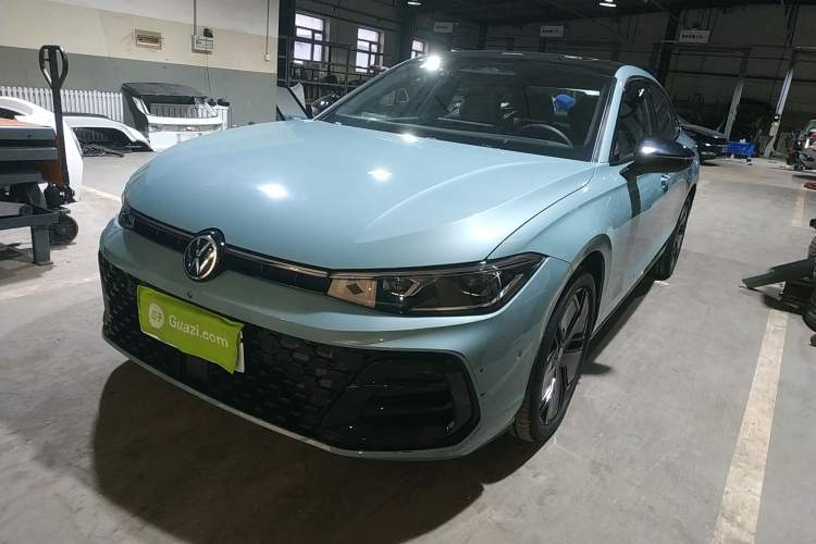 Used Volkswagen Passat 2025 Pro 380TSI Starry Dragon Luxury Edition
