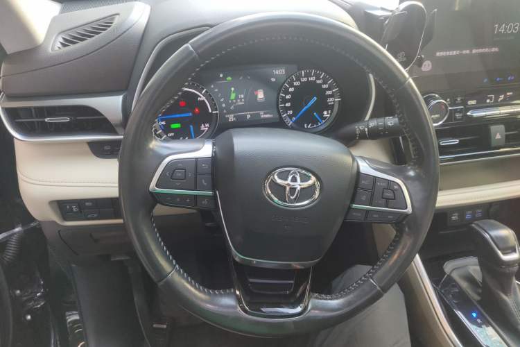 Used Toyota Highlander 2022 Dual-Engine 2.5L Four-Wheel Drive Prestige Version 7 Seats
