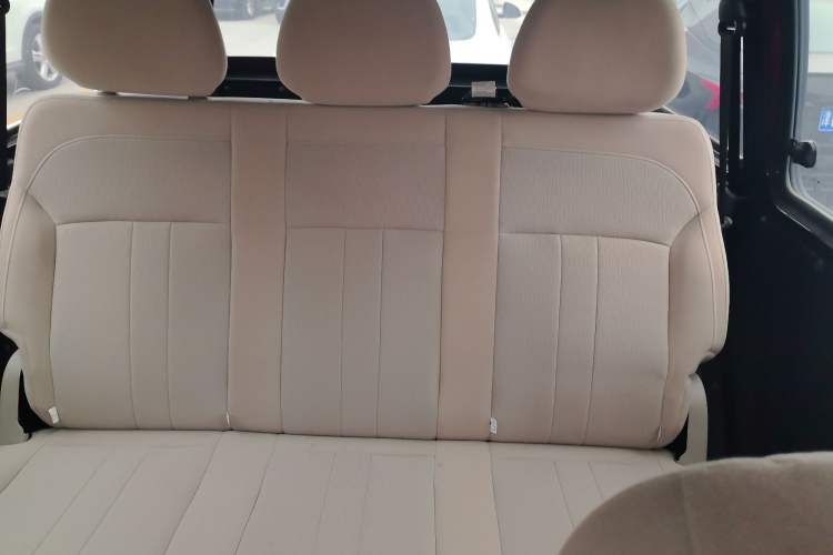 Used FORTHING Lingzhi 2023 M5 1.6L Practical Model 5 Seats