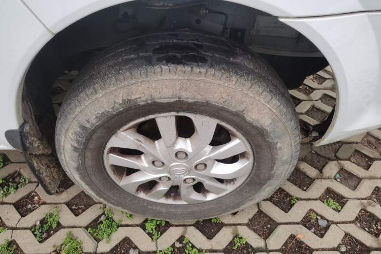 Used SAIC MAXUS Xintu V80 2021 2.0T Manual Classic Aoyuntong Short Wheelbase Mid-Roof 5/6-Seater