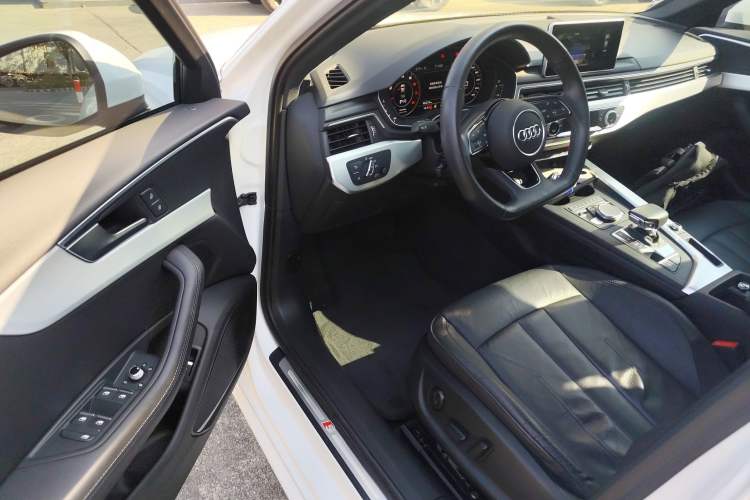 Used Audi A4L 2019 40 TFSI Fashion Edition China VI Emission Standard
