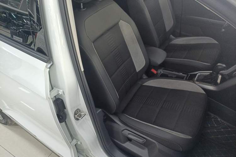 Used Volkswagen T-ROC 2021 Revised Version 280TSI DSG Two-Wheel Drive Elite Connect Edition
