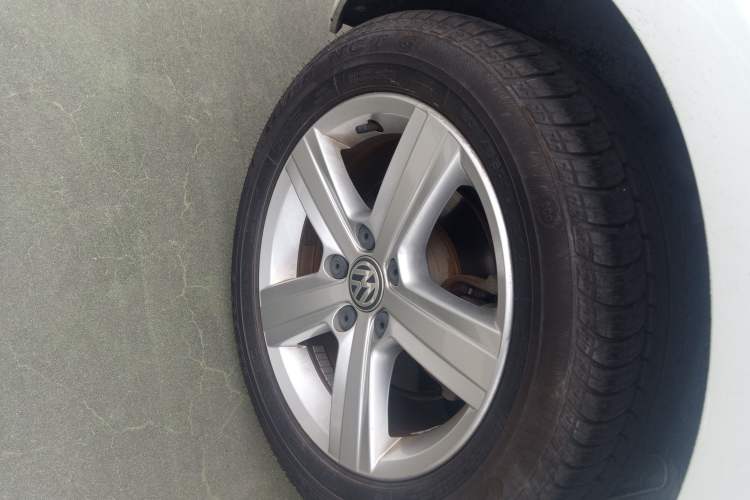 Used Volkswagen Golf 2017 1.6L Automatic Comfort Million-Vehicle Anniversary Edition
