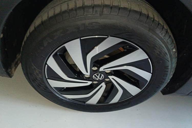 Used Volkswagen Tiguan L 2022 330TSI Automatic Two-Wheel Drive Smart Edition
