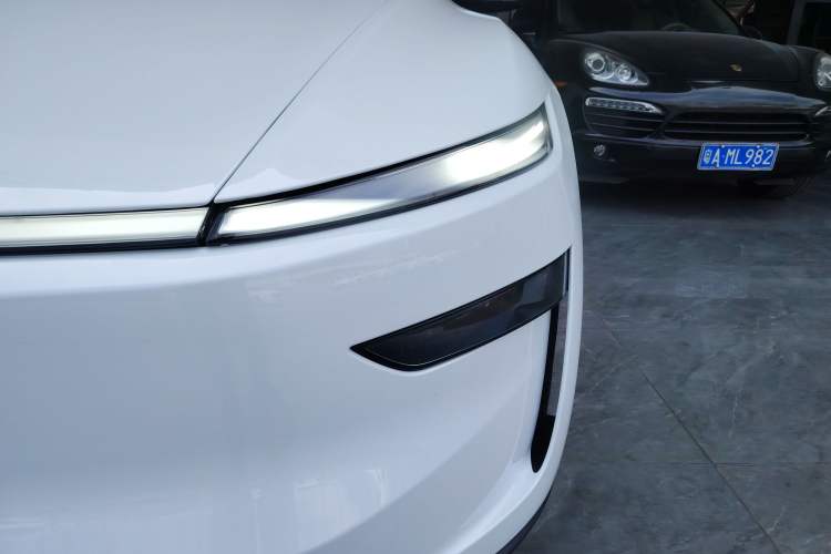 Used Tesla Model Y 2025 Rear-Wheel-Drive Version