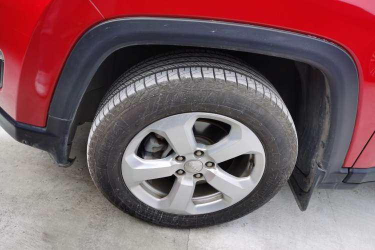 Used  Compass 2017 200T Automatic Family Edition
