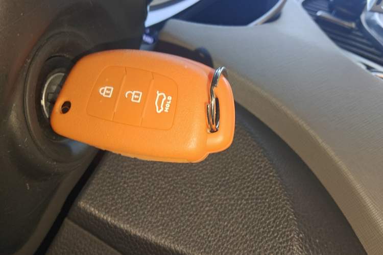 Used Hyundai Grand SantaFe 2015 2.2T 7-Seater Two-Wheel-Drive Zhi Ling Limited Edition