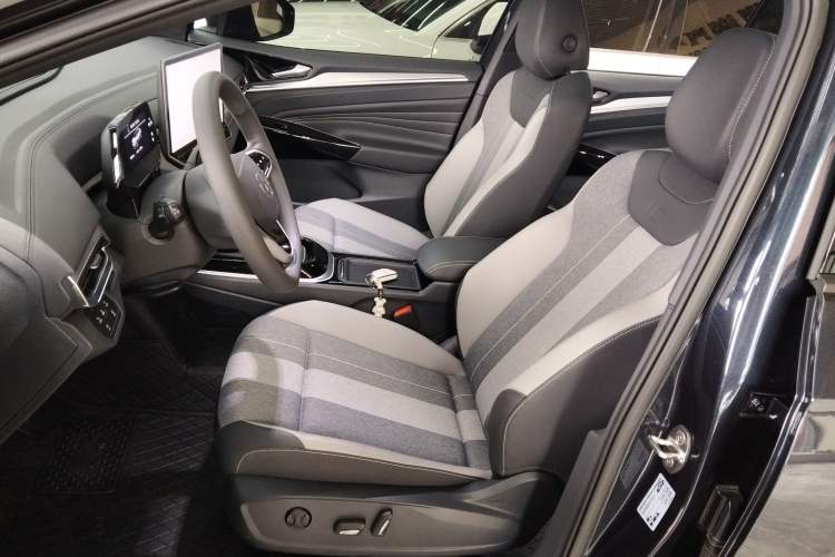 Used Volkswagen ID.4 CROZZ 2025 Pure Edition
