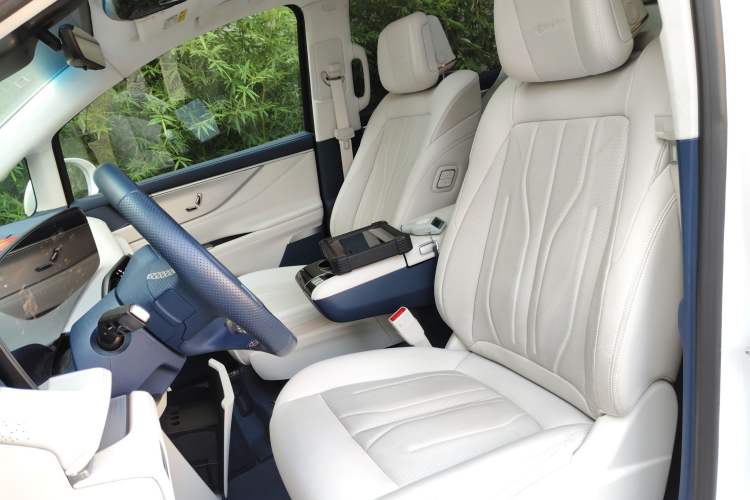 Used Buick GL8 New Energy 2024 Lu Zun Luxury Edition 6-Seater
