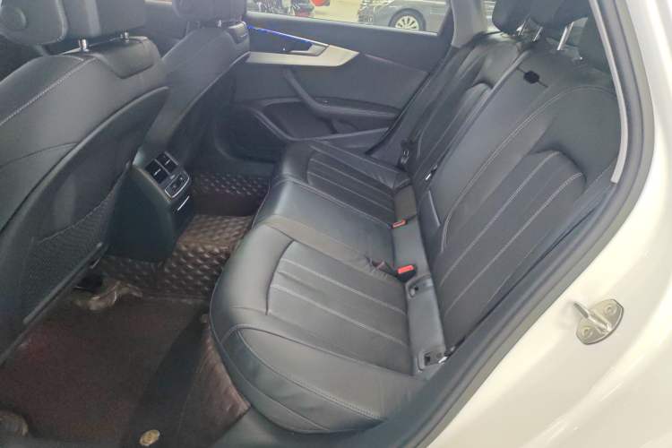 Used Audi A4L 2022 40 TFSI Luxury Dynamic Model
