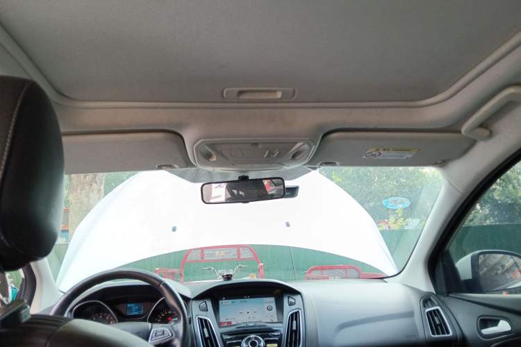 Used Ford Focus 2017 Sedan 1.6L Automatic Fashion Edition Smart Drive Version
