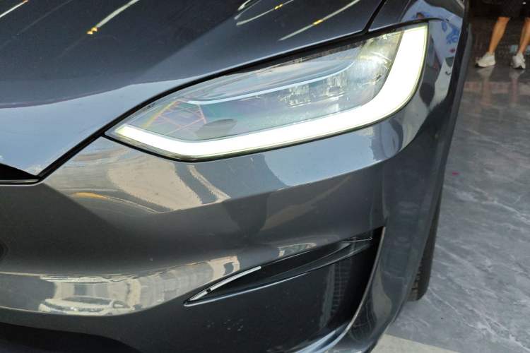 Used Tesla Model X 2023 Three-Motor All-Wheel-Drive Plaid Version
