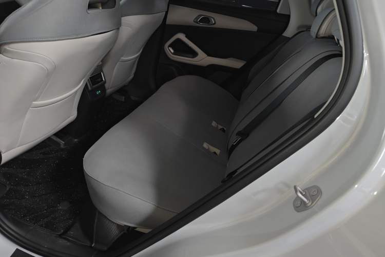 Used BYD Yuan UP 2025 Intelligent Driving Version 401 km Leading Edition