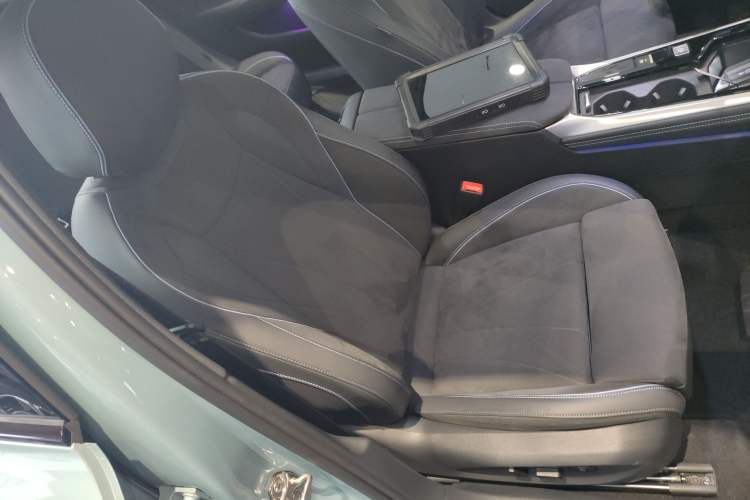 Used Volkswagen Passat 2025 Pro 380TSI Starry Dragon Luxury Edition
