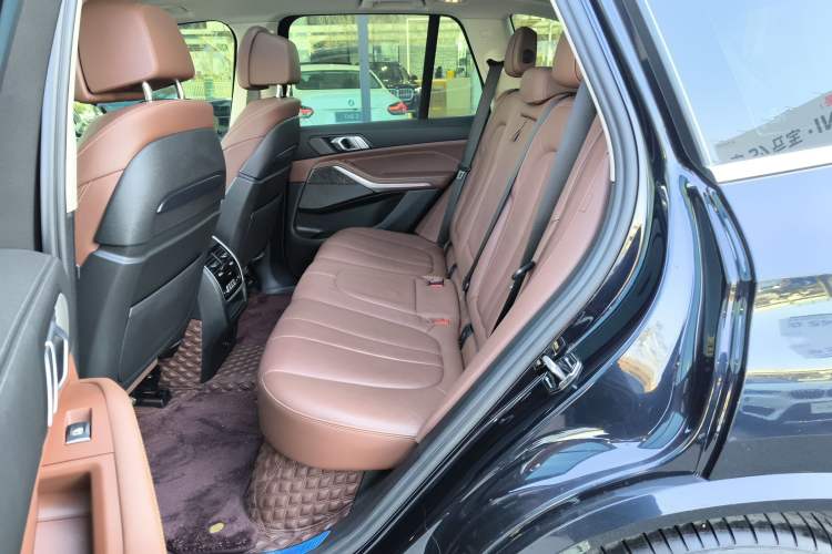 Used BMW X5 2021 xDrive40i Luxury Model with M Sport Package
