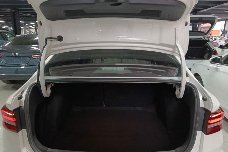 Used Volkswagen Lavida 2021 1.5L Automatic Comfort Edition
