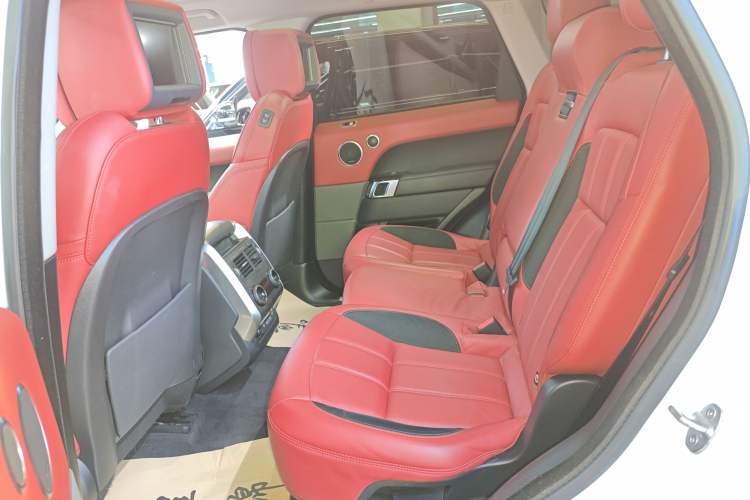 Used Land Rover Range Rover Sport 2022 3.0 L6 YAO Black Edition
