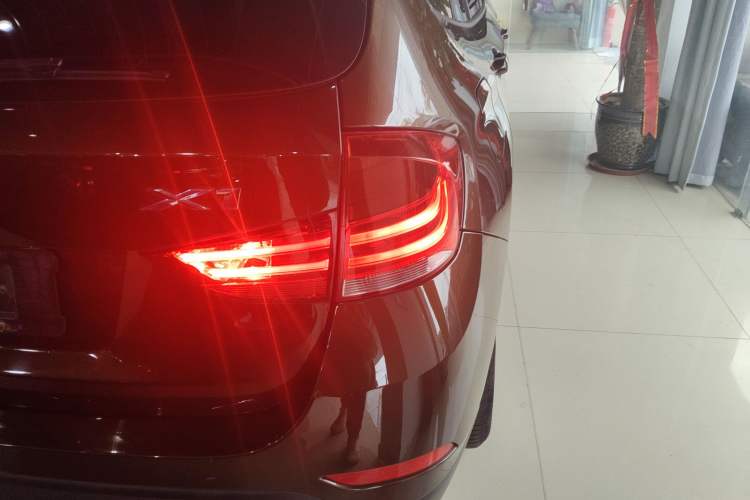 Used BMW X1 2014 sDrive18i Leading Model
