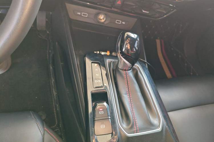 Used MG 5 2022 180 DVVT CVT Youth Luxury Edition
