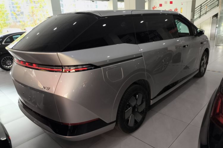 Used XPeng X9 2024 610 Long-Range Pro
