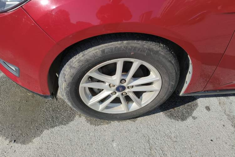 Used Ford Focus 2018 Hatchback Classic 1.6L Automatic Trendy SmartDrive Edition
