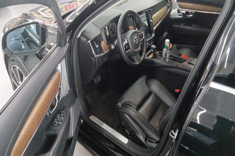 Used Volvo S90 2018 T5 Prestige Edition