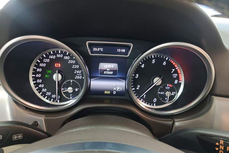 Used Mercedes-Benz M-Class 2014 ML 320 4MATIC
