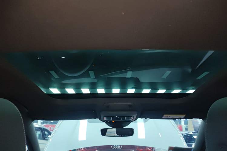 Used Volkswagen Golf 2023 Facelift 280TSI DSG R-Line