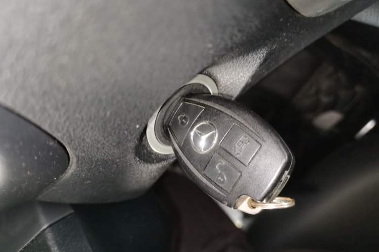 Used Mercedes-Benz Vito 2018 2.0T Business Version China VI Emission Standard