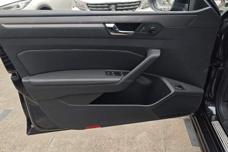 Used Volkswagen Passat 2016 1.8T Government Procurement Version (CEA Engine + 6AT)
