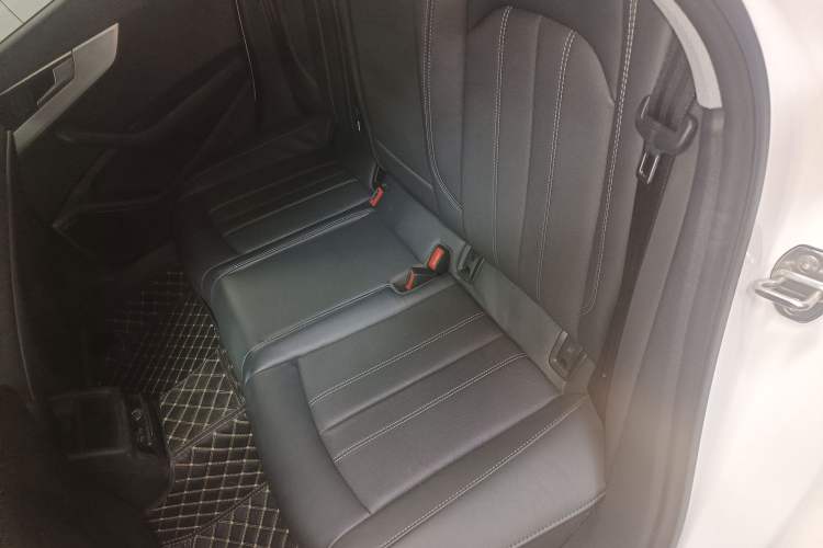 Used Audi A4L 2022 40 TFSI Fashion Dynamic Model
