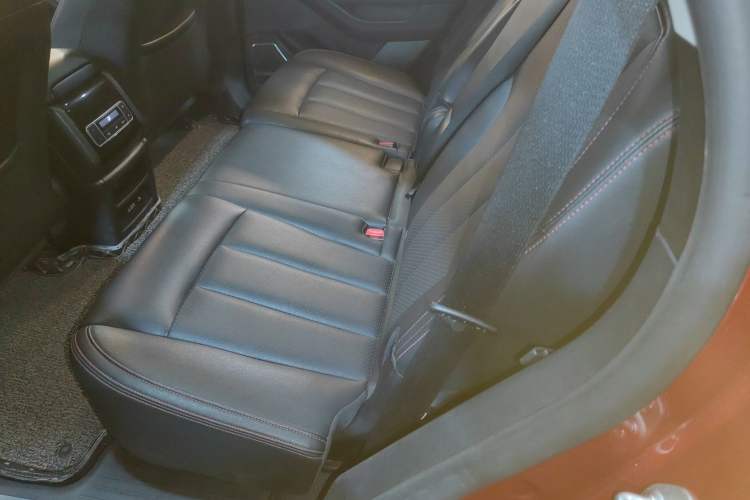 Used BYD Tang New Energy 2018 DM 2.0T All-Wheel Drive Smart Connect & Enjoyment Model 7 Seats China V Emission Standard
