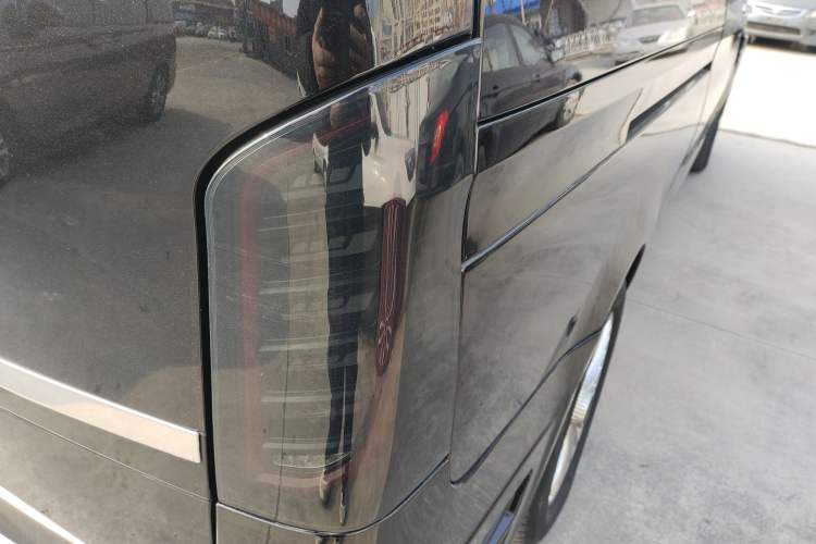 Used Mercedes-Benz Vito 2021 2.0T Elite Version 7 Seats
