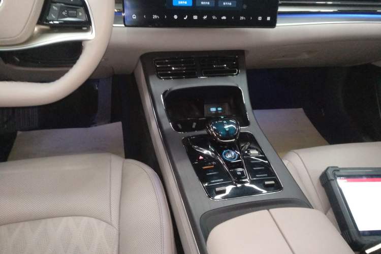 Used BYD Han 2025 DM-i Intelligent Driving Edition 125KM LiDAR Flagship Model
