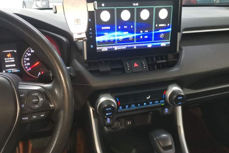 Used Toyota Wildlander 2020 2.0L CVT 4x4 Luxury Edition