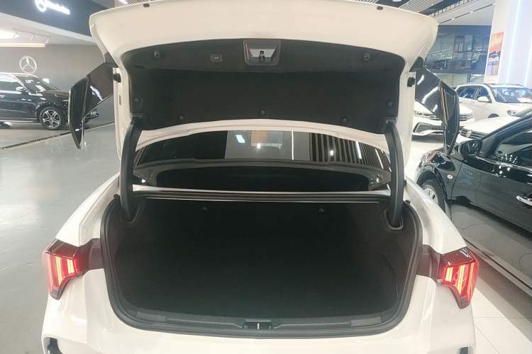 Used Lynk & Co 03 2025 1.5TD DCT Champion Edition Pro
