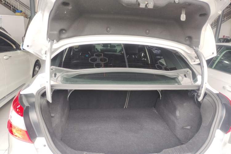 Used Ford Focus 2012 Sedan 1.6L Manual Fashion Edition
