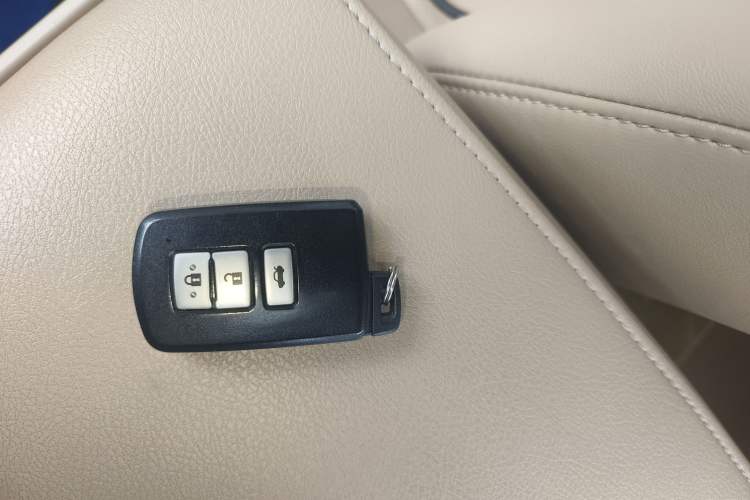 Used Toyota Camry 2012 2.5G Luxury Edition
