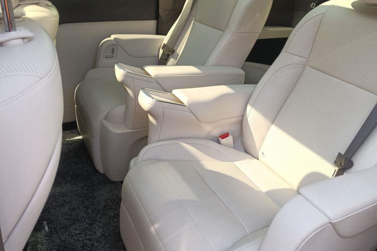 Used Li Auto MEGA 2024 Ultra Model
