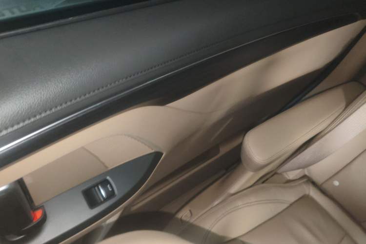 Used Buick GL8 2021 ES Landtrek 653T Luxury Model
