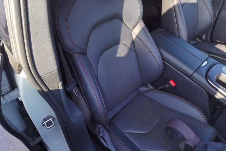 Used  SU7 2024 Rear-Drive Standard Founder Edition
