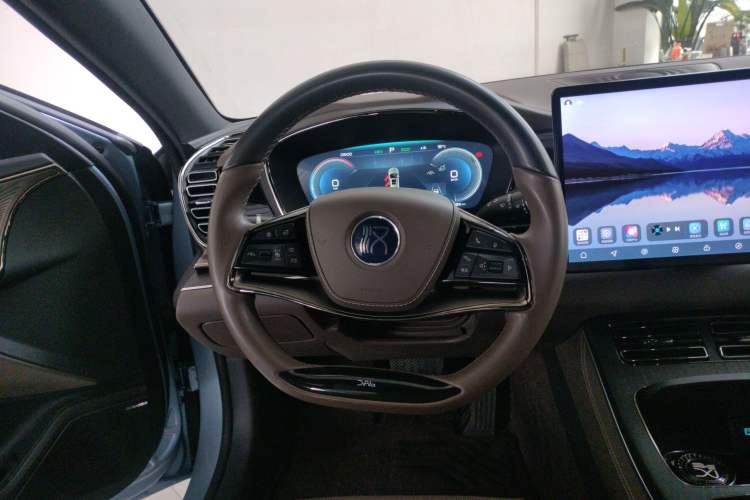 Used BYD Han 2023 DM-i Champion Edition 121KM Prestige Model
