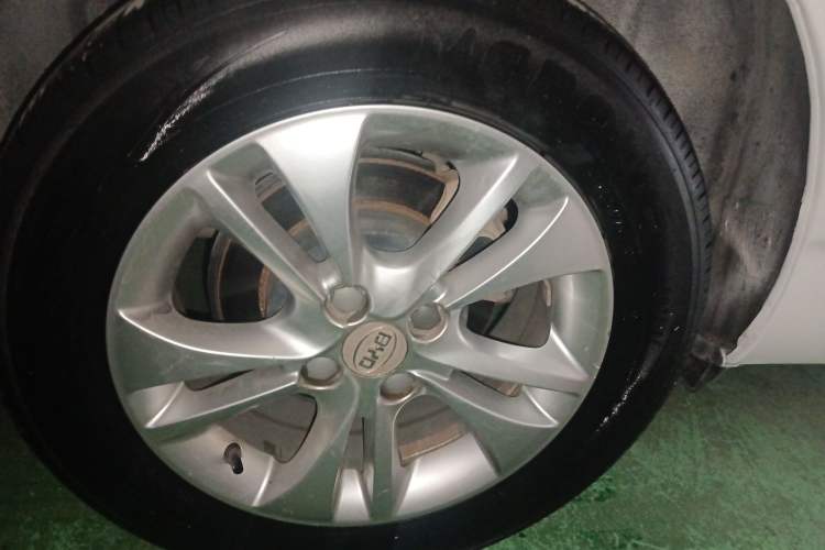 Used BYD F3 2015 Energy-Saving Edition 1.5L Manual Luxury Model
