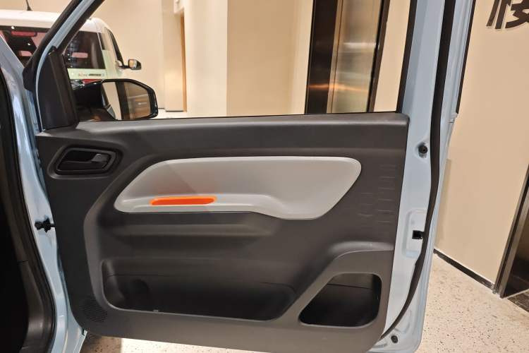 Used Wuling Hongguang MINIEV 2022 Easy Version Lithium Iron Phosphate
