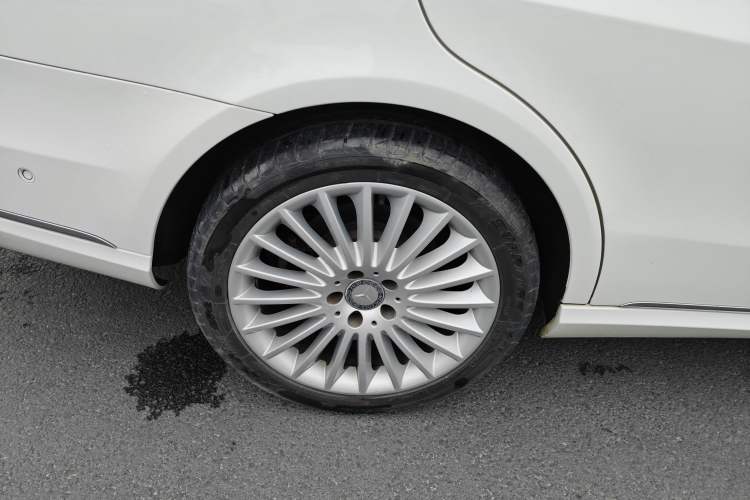 Used Mercedes-Benz E-Class 2015 Facelift E 200 L