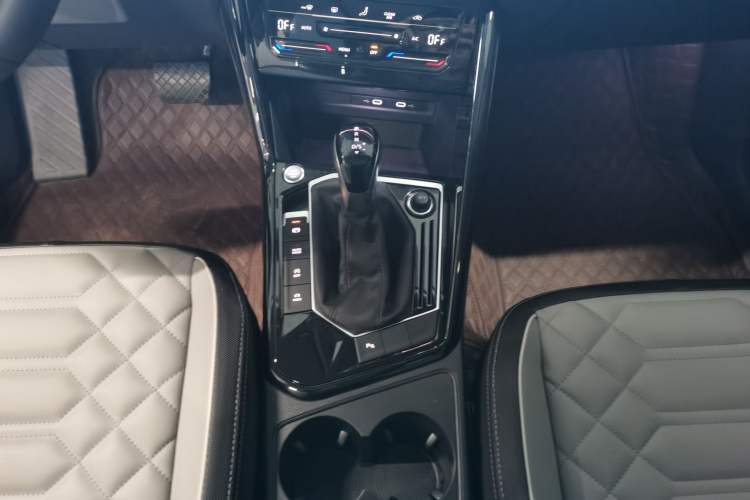 Used Volkswagen Tayron 2023 280TSI Two-Wheel-Drive Luxury Plus Advanced Version
