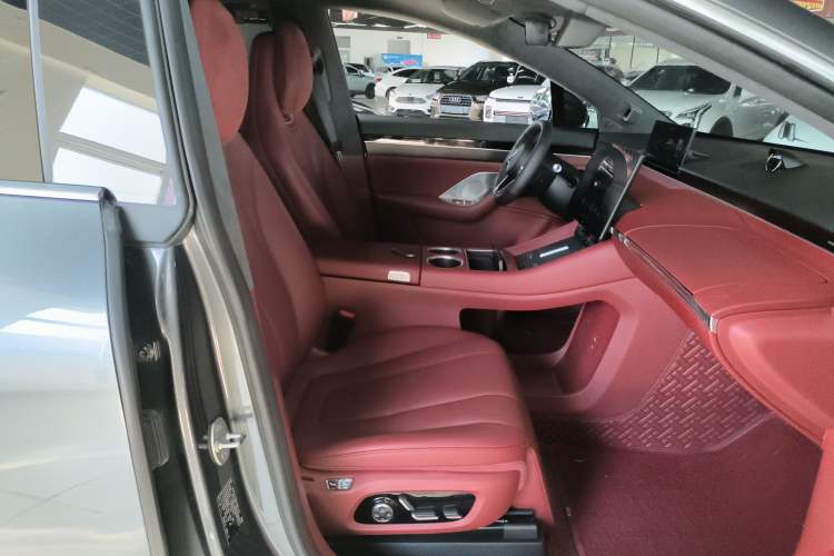 Used Hima Luxeed R7 2024 All-Electric 802 km Max
