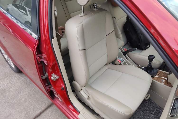 Used Buick Excelle 2015 1.5L Manual Classic Trim
