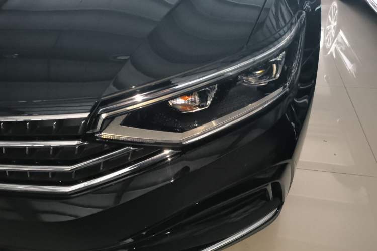 Used Volkswagen Magotan 2026 30 Million Vehicles Selected Model 380TSI DSG Luxury Edition
