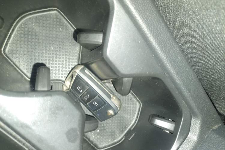 Used Volkswagen Tiguan L 2023 330TSI Automatic Two-Wheel Drive Smart Edition
